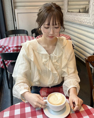 Frilled ribbon blouse