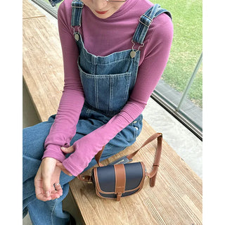 Toned-down color turtleneck T-shirt