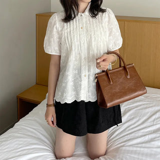 Flower embossed shorts