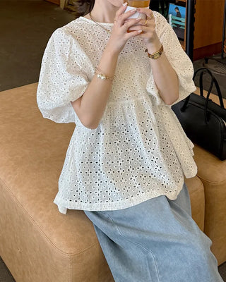 Balloon puff punching blouse
