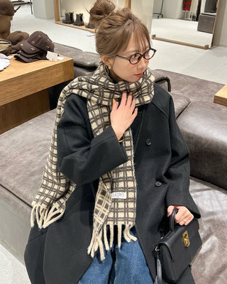 Big check fringe scarf