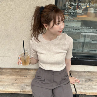 Ribbed round neck knit