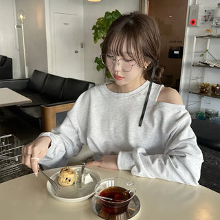 One-off shoulder cropped sweatshirt