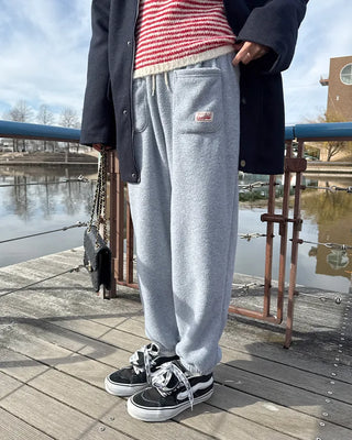Fleece easy pants with pocket patch