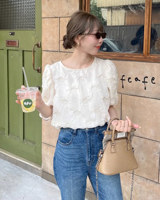 Embossed puff blouse
