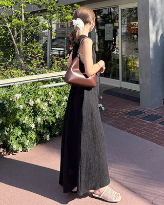 String pleated sleeveless long dress