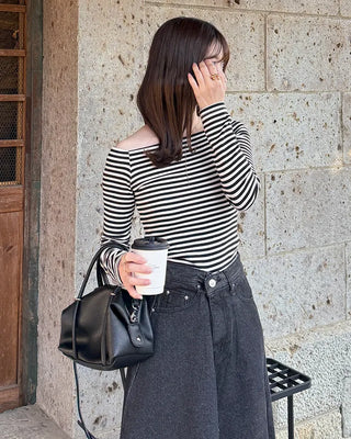 Classic Border Off-Shoulder Long Sleeve T-Shirt