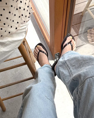 Simple design sandals