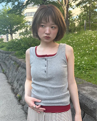 Square neck button sleeveless