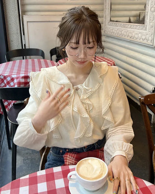 Frilled ribbon blouse