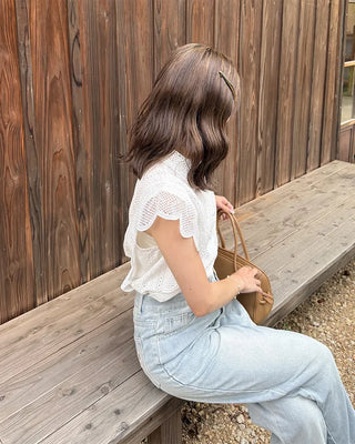 Wave Lace Sleeveless Shirt