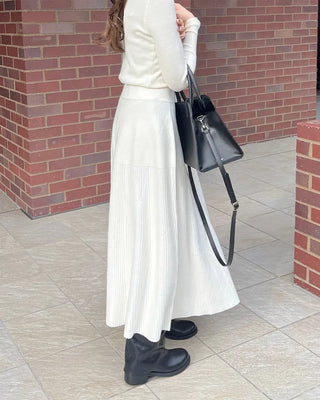 Shirred long knit skirt