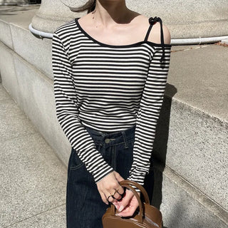 Asymmetrical Shoulder Crop Border T-Shirt