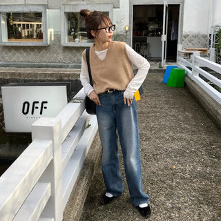 Basic V-neck knit vest