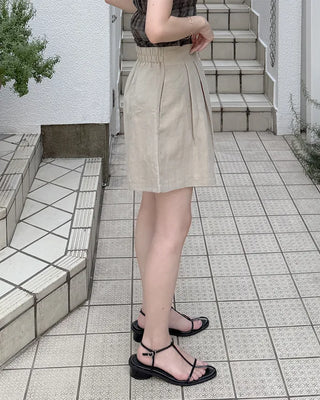 Two-pleat shorts
