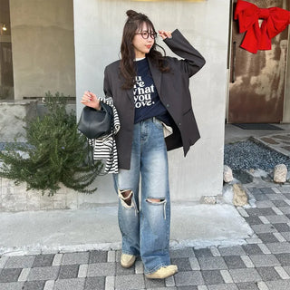 Knee-ripped denim pants