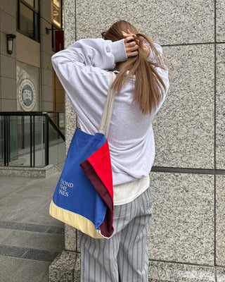 High-neck half-button sweatshirt