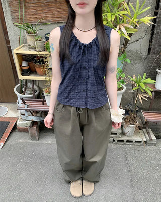 Checked ribbon gathered sleeveless blouse