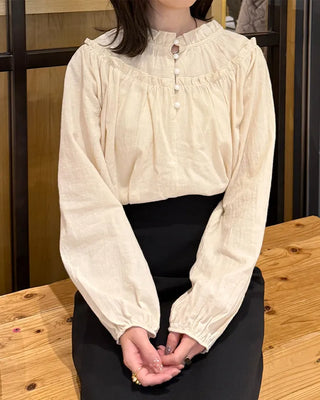 Neck frill blouse