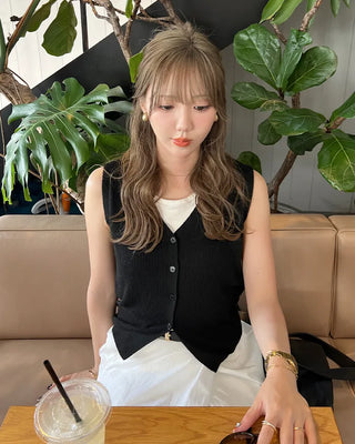 V-neck knit vest