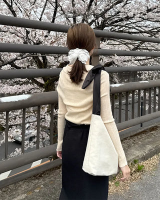 Ribbon shoulder bag