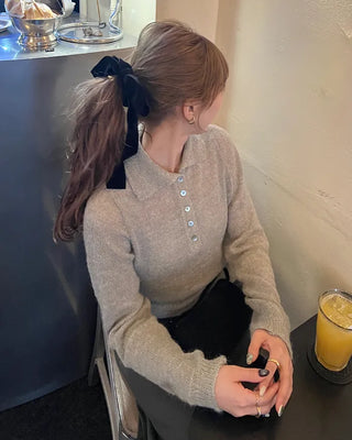 Simple half-open collar knit