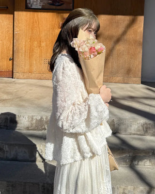 Flower lace blouse