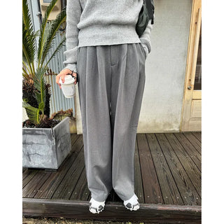 Wide-leg slacks with elastic waistband