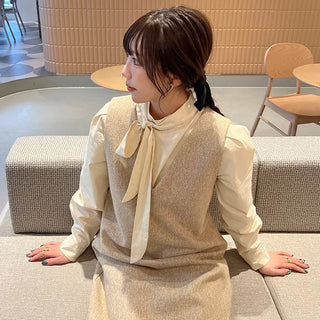 Ribbon tie blouse