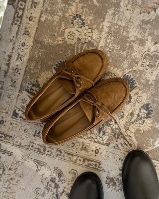 Suede ribbon loafers
