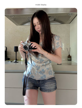 [NECY] Flower Rhinestone Hip Line Denim Shorts