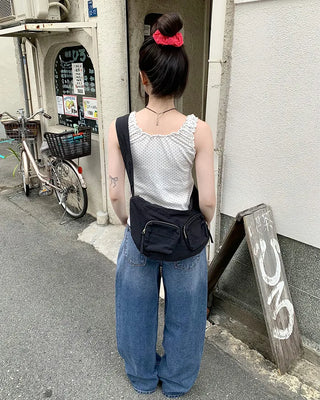 Pocket shoulder bag