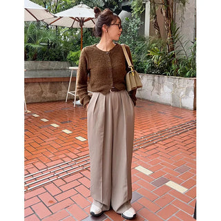 Belted pleated slacks