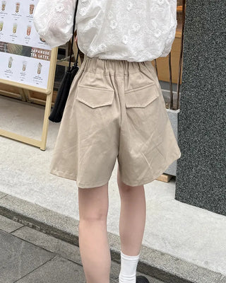 Short pleated pants