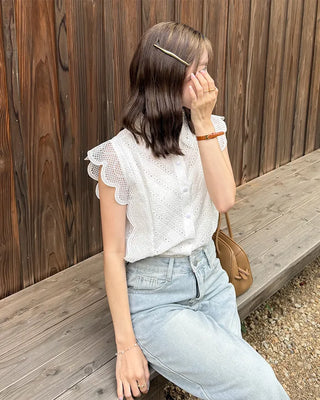 Wave Lace Sleeveless Shirt