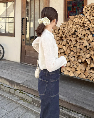 See-through half-open collar knit