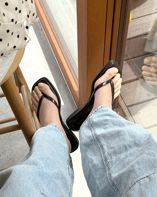 Simple design sandals