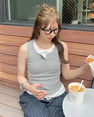 Simple button sleeveless dress