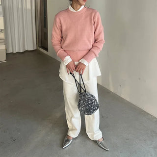 Simple and colorful knitwear