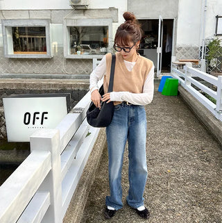 Basic V-neck knit vest