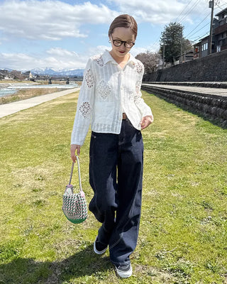 Lace-point color cardigan