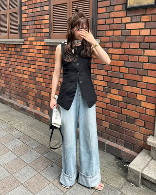 Boat neck linen vest
