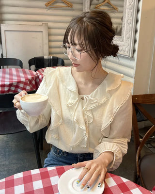 Frilled ribbon blouse