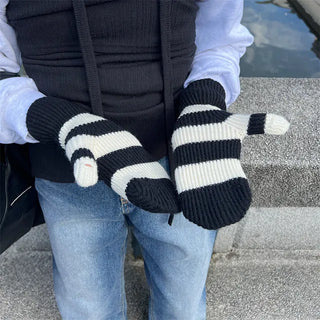 Border Touch Gloves