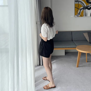 Flower embossed shorts