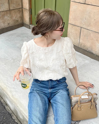 Embossed puff blouse