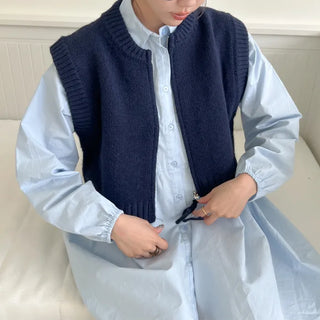 Zip-up knit vest