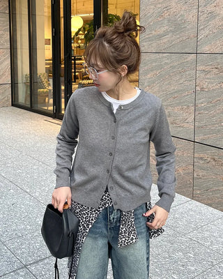 Classic round neck cardigan