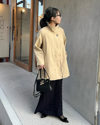 Loose-fit cape short trench coat