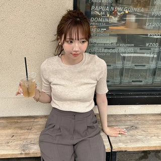 Ribbed round neck knit